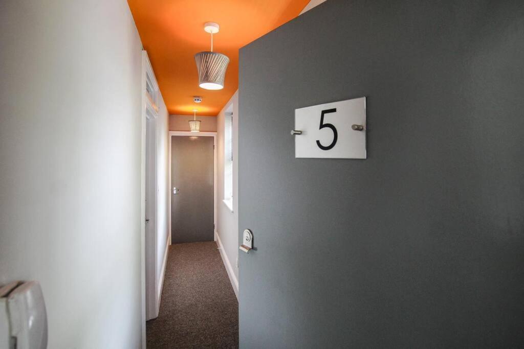Primeee Location! - Modern Central Apartment Бристоль Экстерьер фото